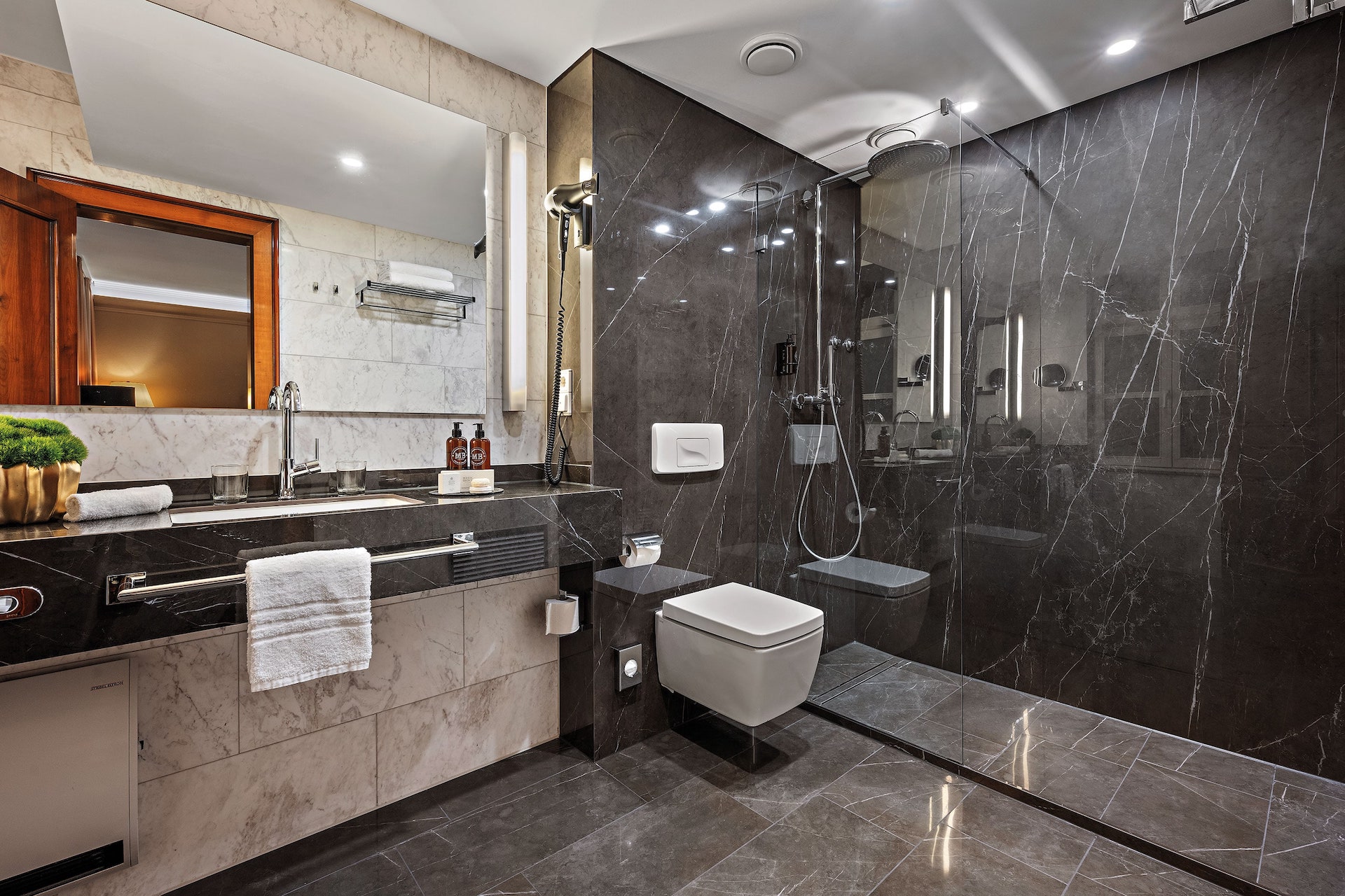 begehbare regendusche exklusive ausstattung im parkhotel engelsburg nrw wellnesshotel